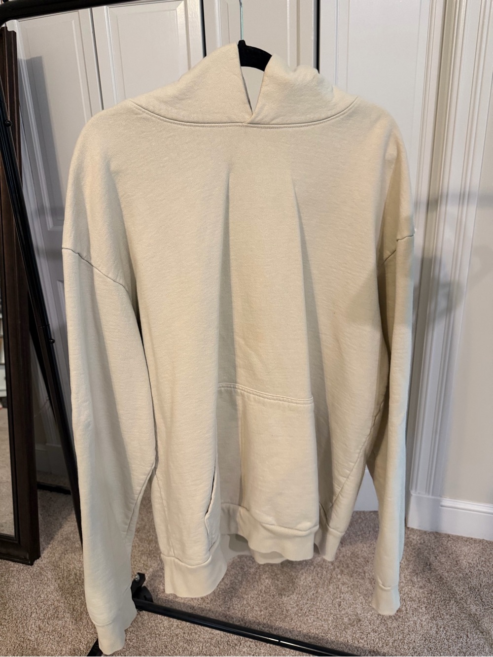 TALENTLESS Cream Crewneck Pullover